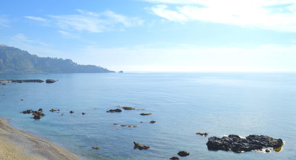 Teocle Beach Rooms Giardini Naxos Exterior foto